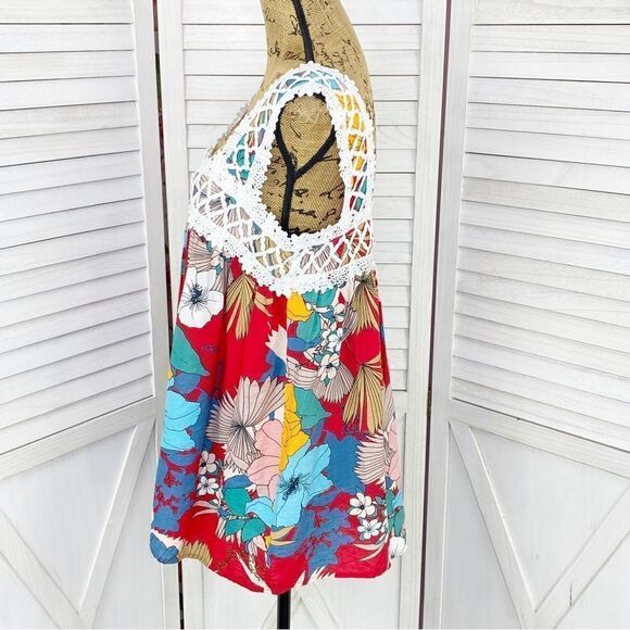 See and Be Seen Floral Crochet Neck Sleeveless Tank Top Red Multi Medium - Picture 2 of 11